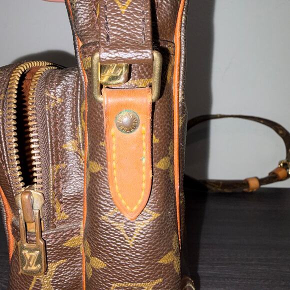 8911 LOUIS VUITTON Monogram Amazone MM Crossbody - Picture 12 of 16